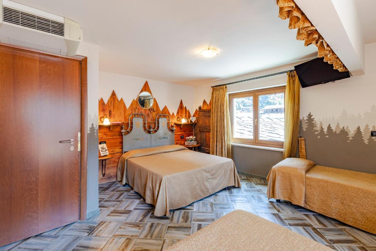 Hotel&Restaurant Armanac De Toubie Arnad エクステリア 写真