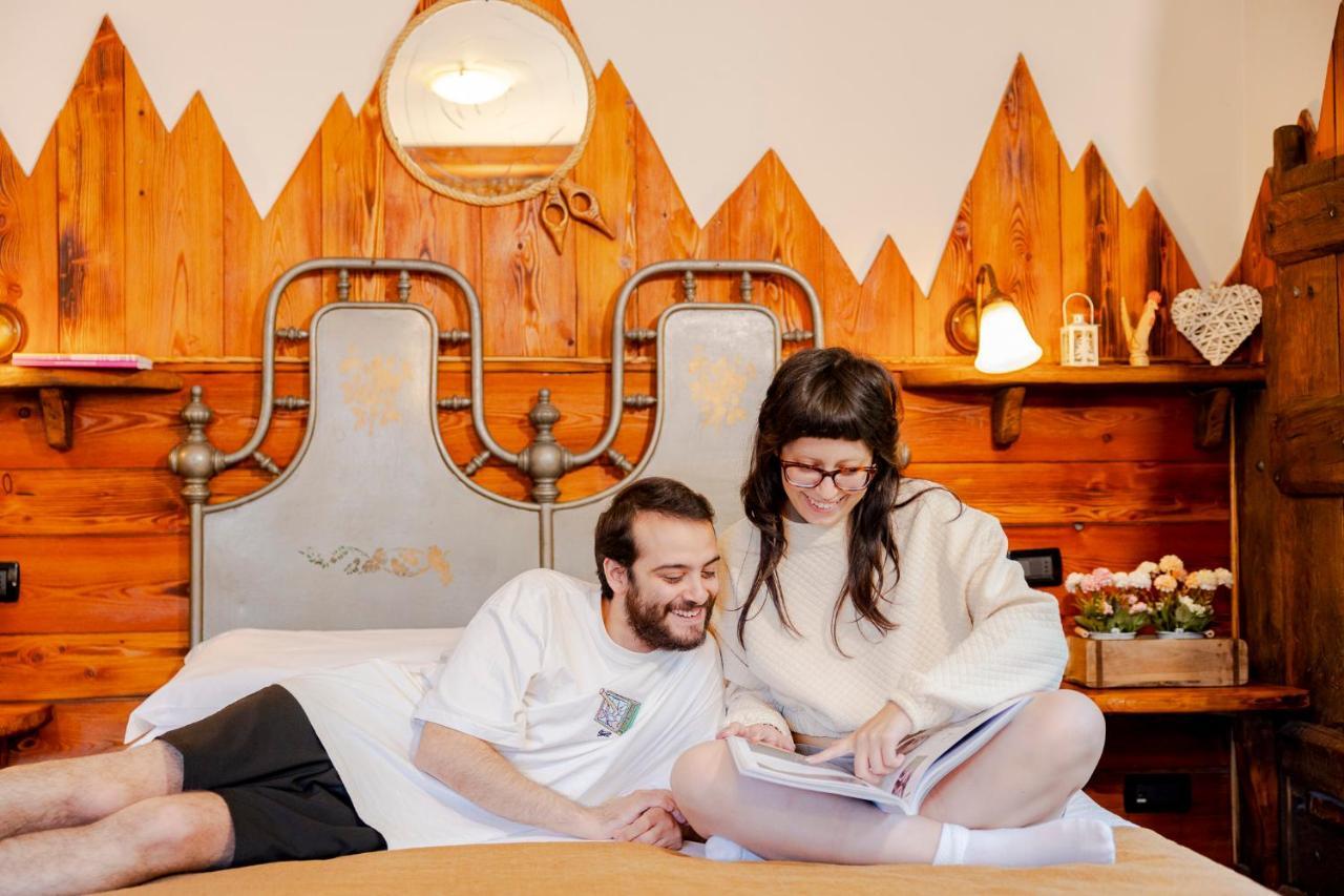 Hotel&Restaurant Armanac De Toubie Arnad エクステリア 写真