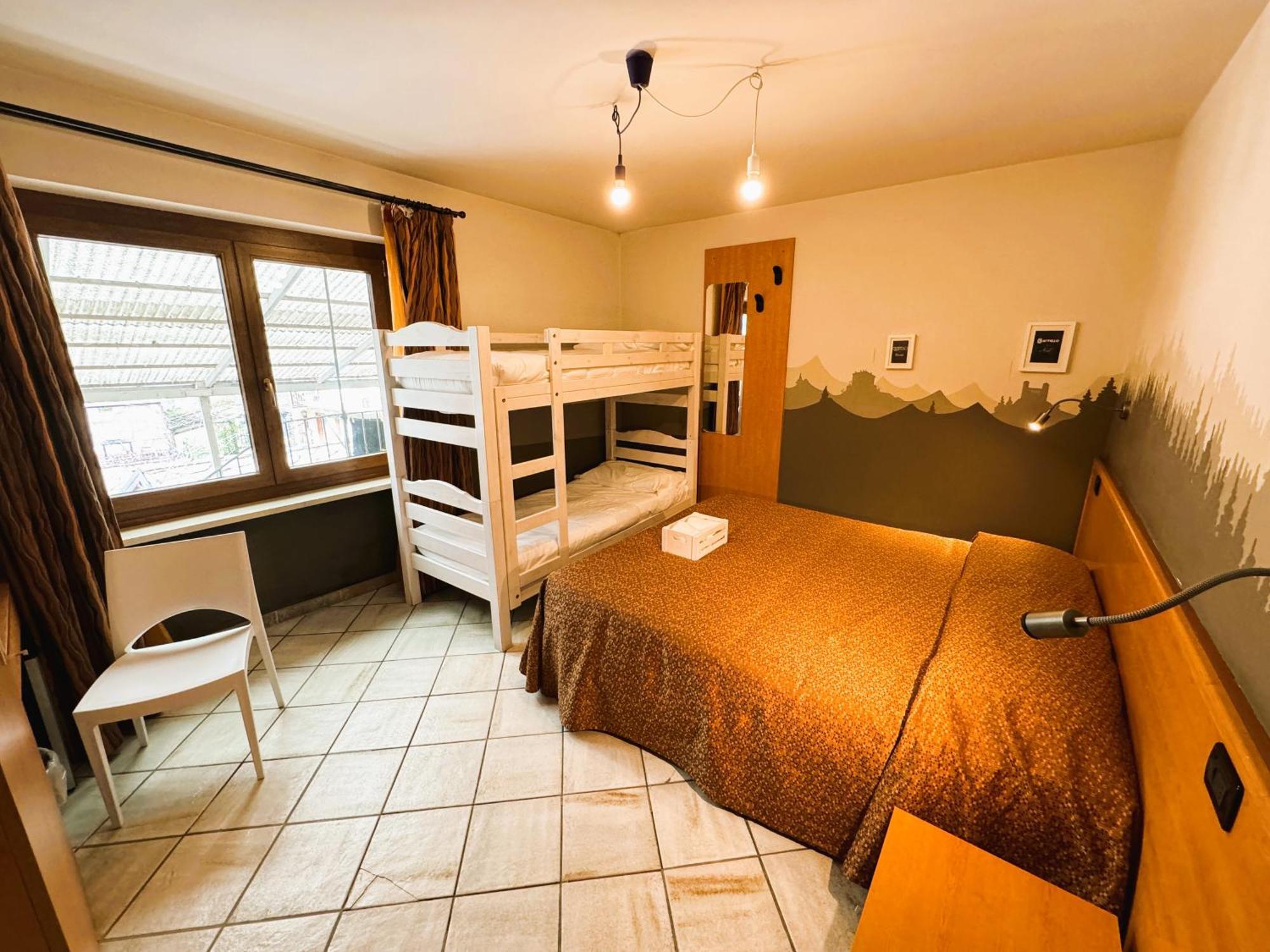 Hotel&Restaurant Armanac De Toubie Arnad エクステリア 写真