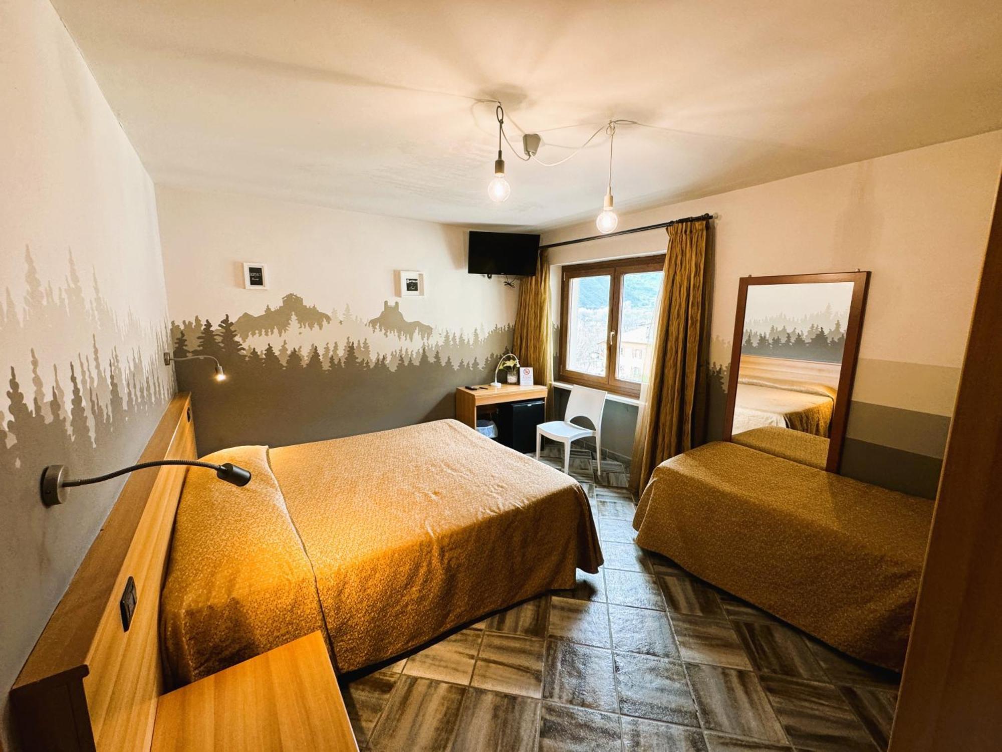Hotel&Restaurant Armanac De Toubie Arnad エクステリア 写真