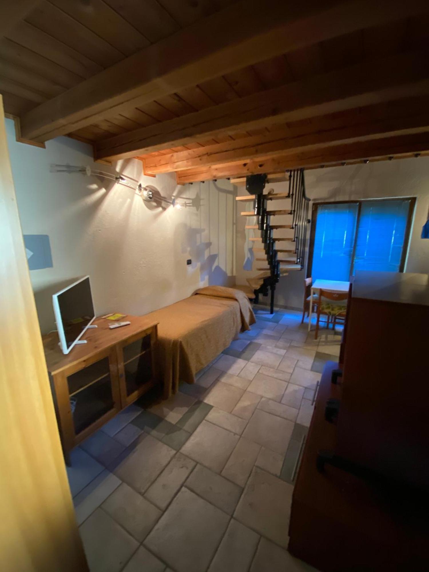 Hotel&Restaurant Armanac De Toubie Arnad エクステリア 写真