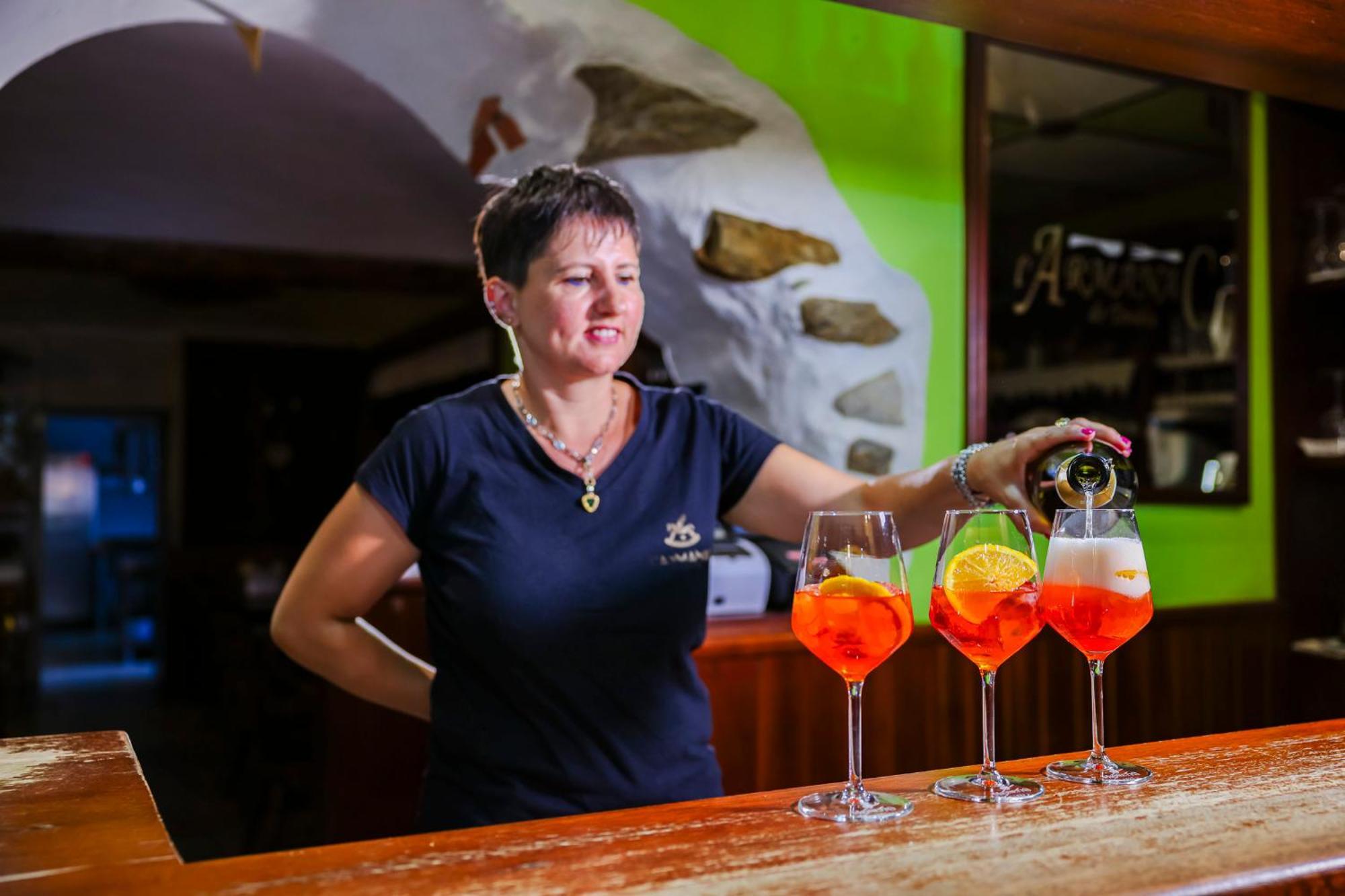 Hotel&Restaurant Armanac De Toubie Arnad エクステリア 写真