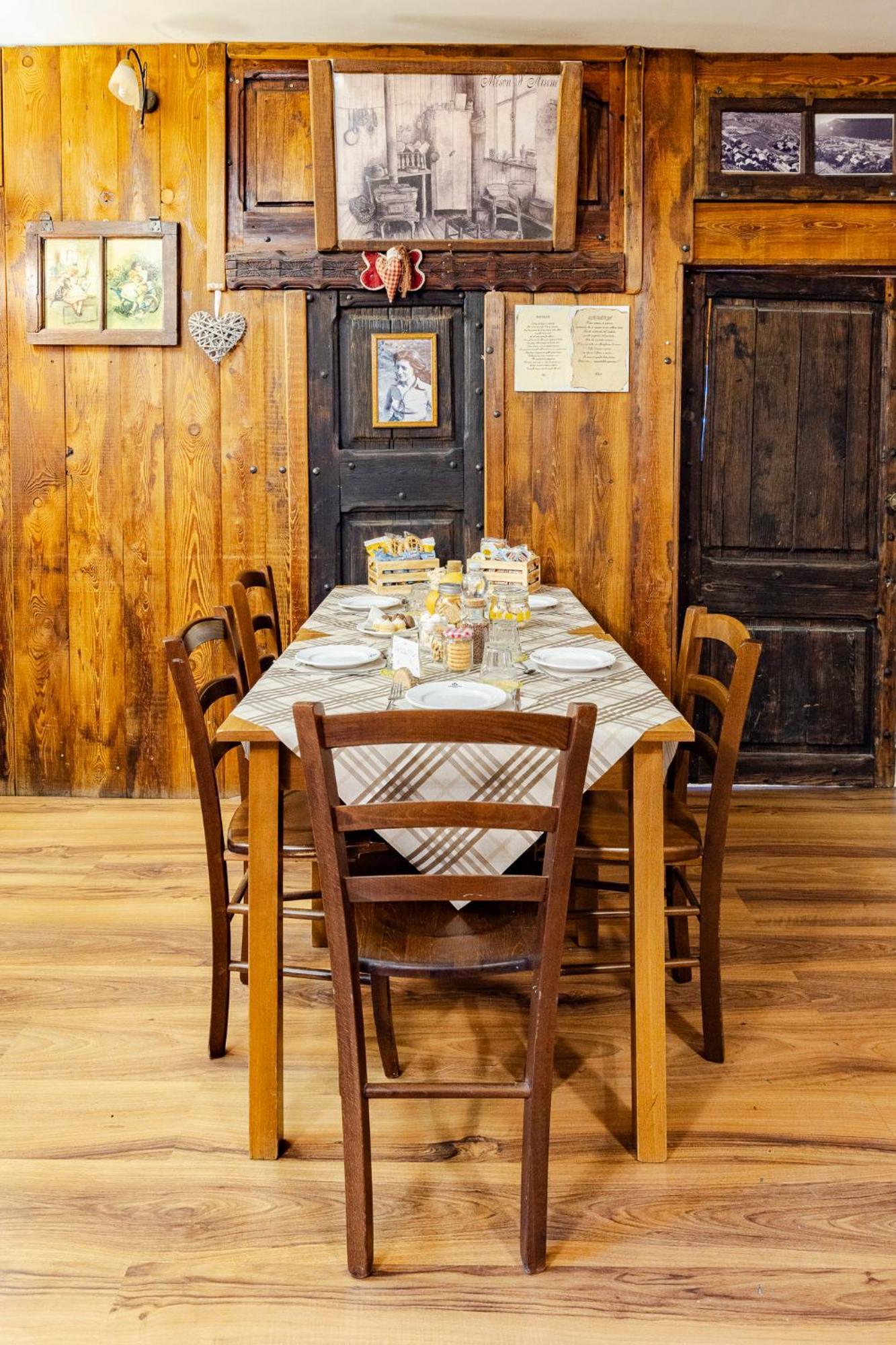 Hotel&Restaurant Armanac De Toubie Arnad エクステリア 写真