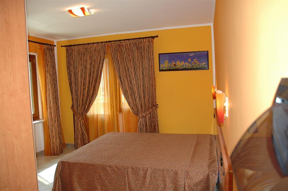 Hotel&Restaurant Armanac De Toubie Arnad エクステリア 写真