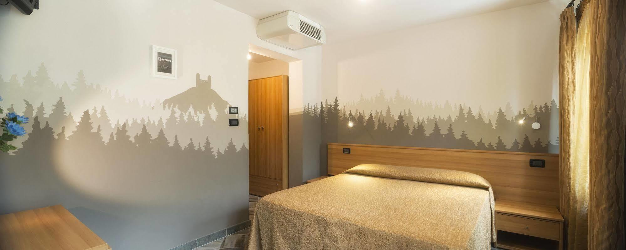 Hotel&Restaurant Armanac De Toubie Arnad エクステリア 写真