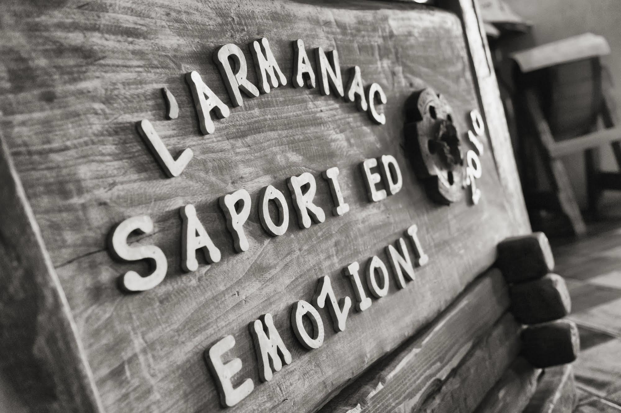 Hotel&Restaurant Armanac De Toubie Arnad エクステリア 写真
